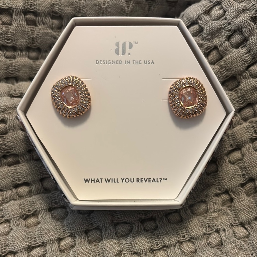 Bomb party April earrings